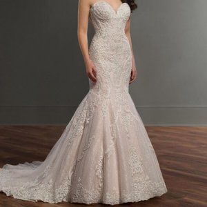 Martina Liana 895 Wedding Gown